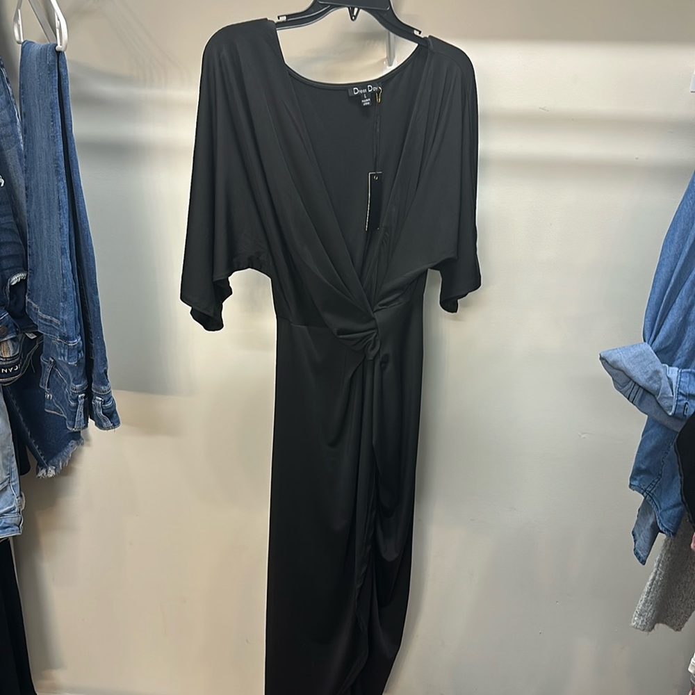 Boutique dress L. NWT tight fitting polyester